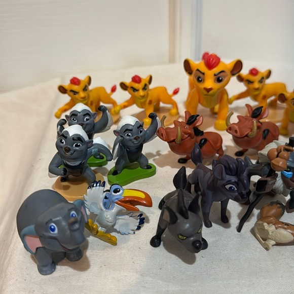 Disney Lion Guard Character Figurines - Picture 2 of 4